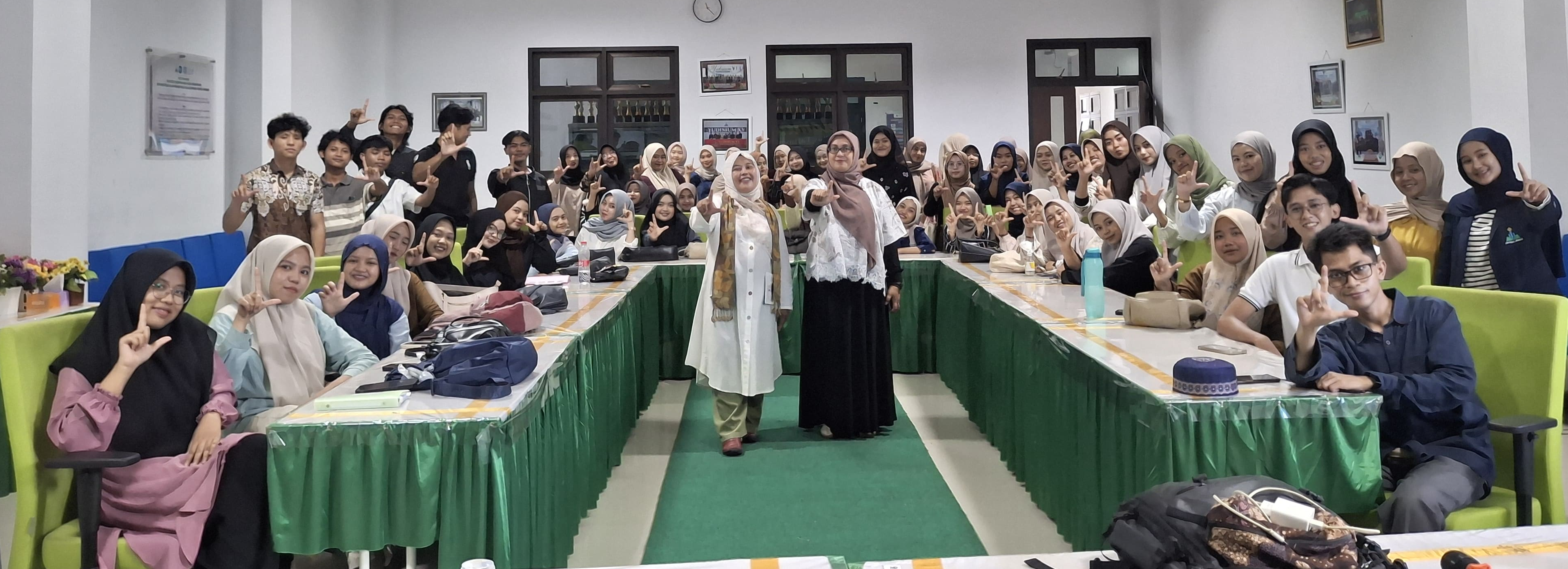 Kuliah Tamu Mata Kuliah Sosio-Ekologi: Menelusuri Sejarah dan Kearifan Lokal Tapal Kuda
